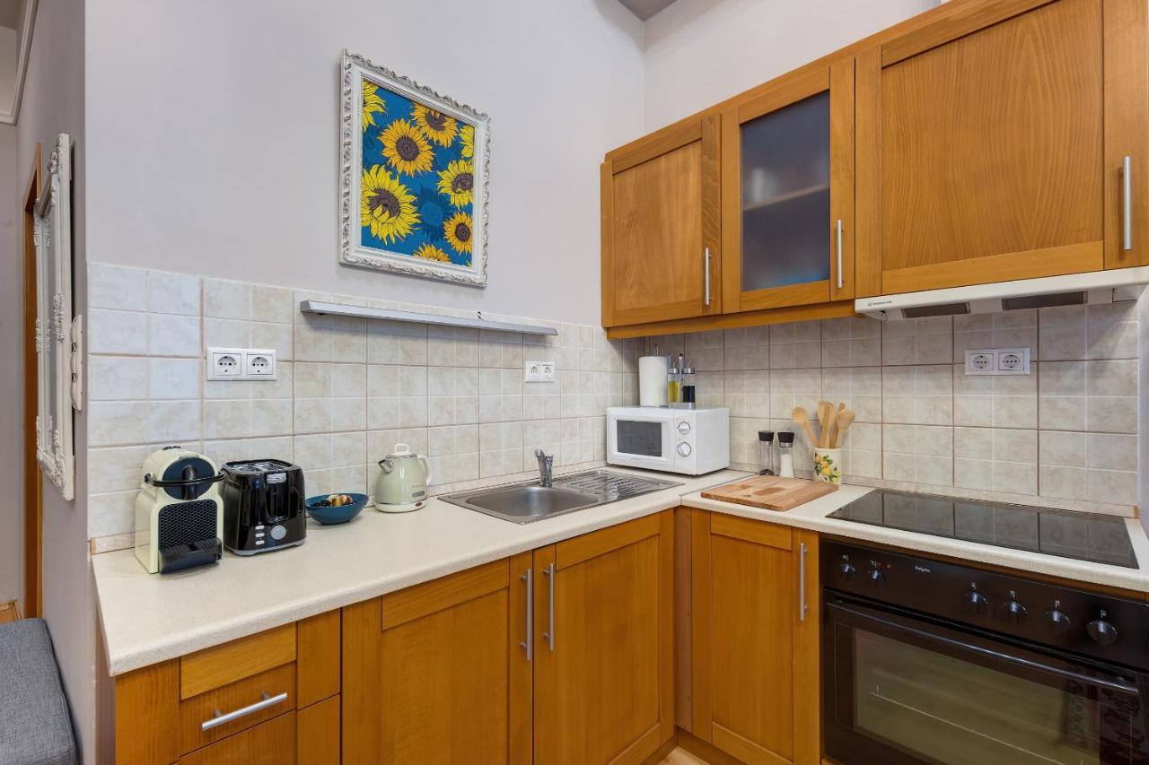 Bohemian Studio In The City Centre Budapest Bagian luar foto
